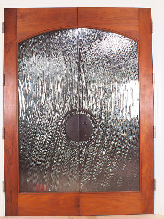 entry way with round door lock